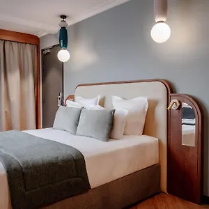 Hotel Grand Saint Michel, Parigi